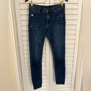 Silver Women’s Most Wanted Skinny Distressed Jeans Size 28